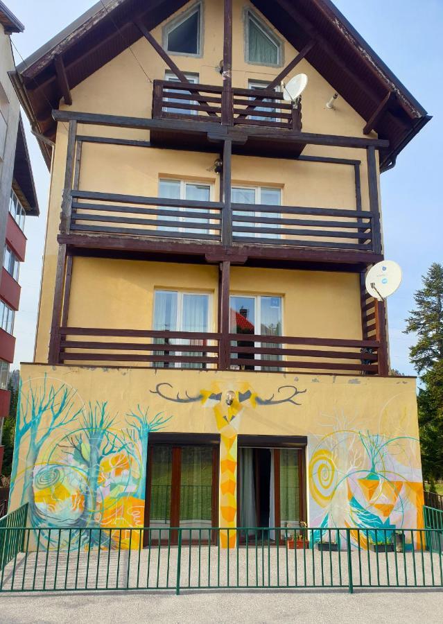 Happy Holiday Apartments Predeal Eksteriør bilde